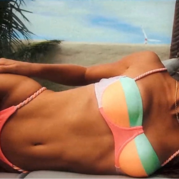 So Biquinis - Made in Brazil - fits SMALL - never worn, no tags - bikini top - Picture 5 of 5